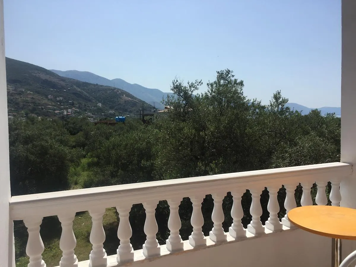 Irini'S Garden Hotel Qeparo 0*,