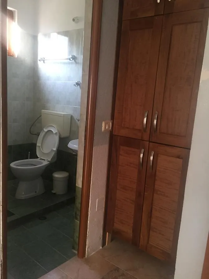 Irini'S Garden Hotel Qeparo